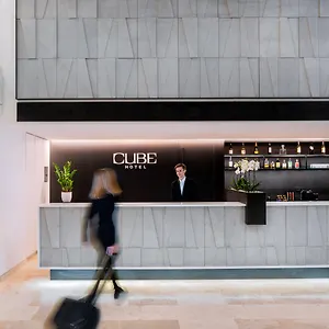 Cube 프라하